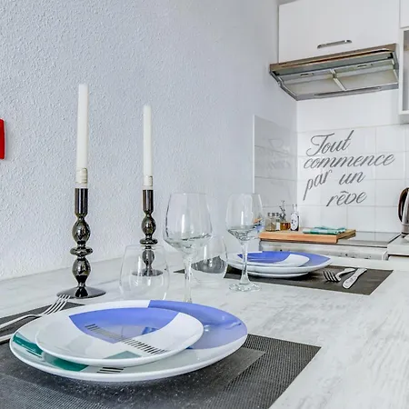 L Oasis Proche Hopital Et Aeroport Piscine Parking &netflix Apartment *